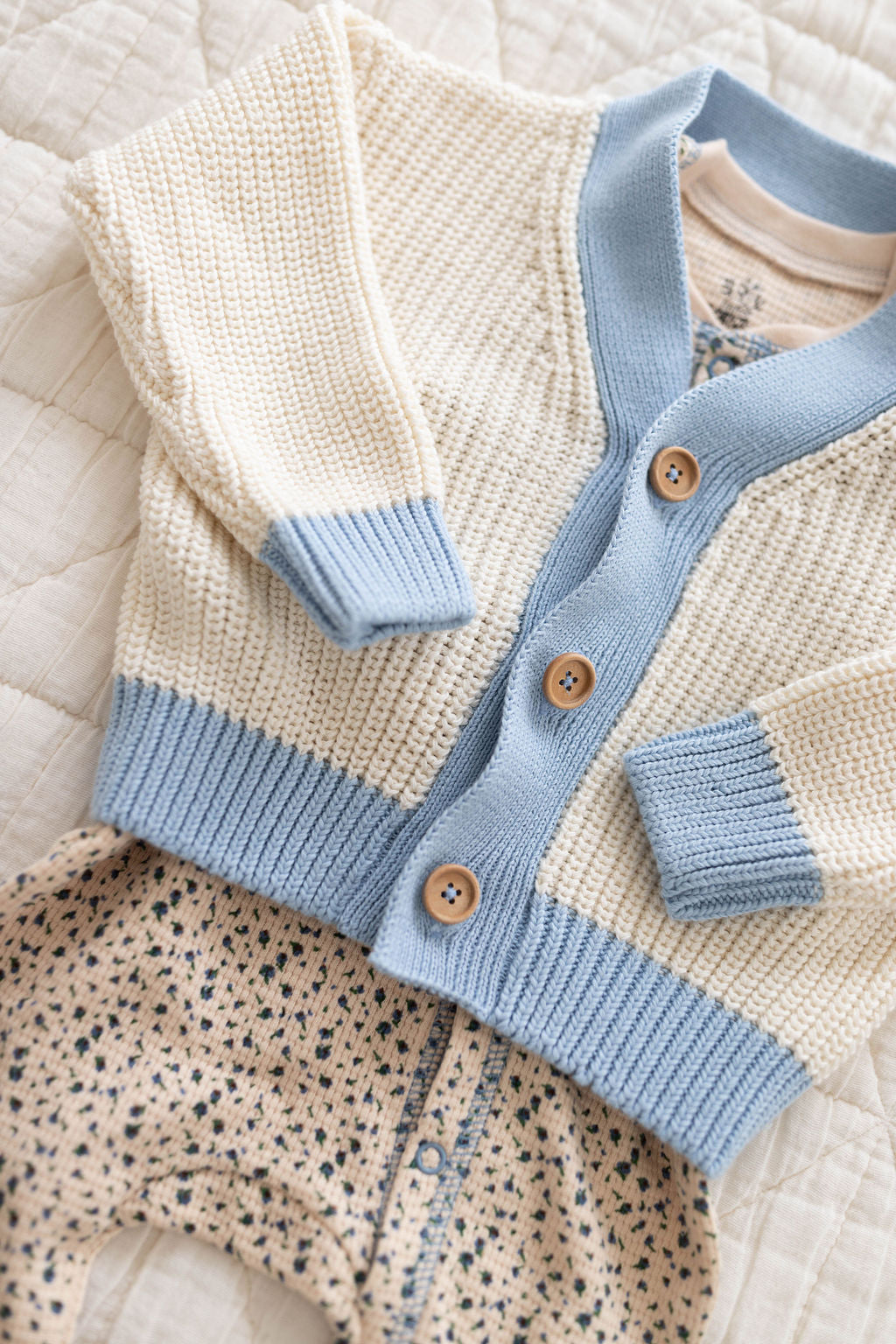 chunky cardigan - milk/powder