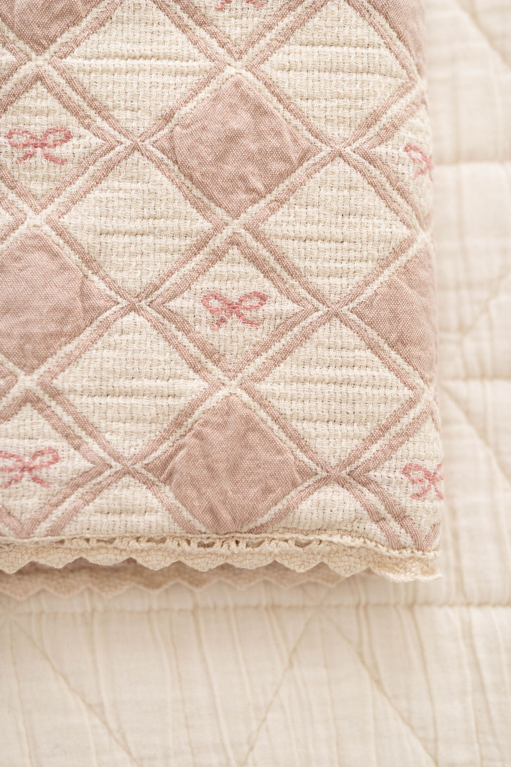 patchwork blanket - bow