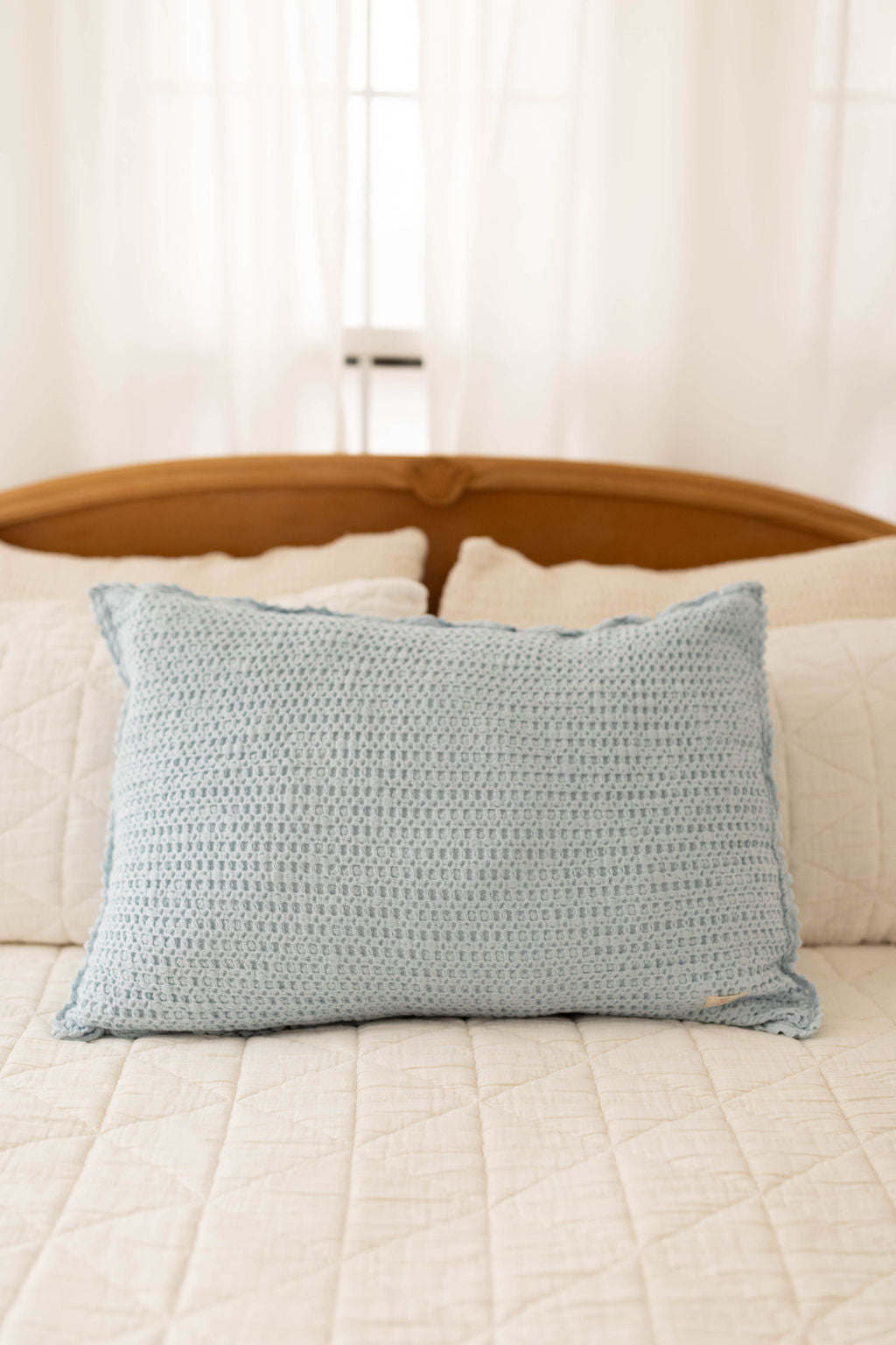 cozy waffle pillowcase - powder