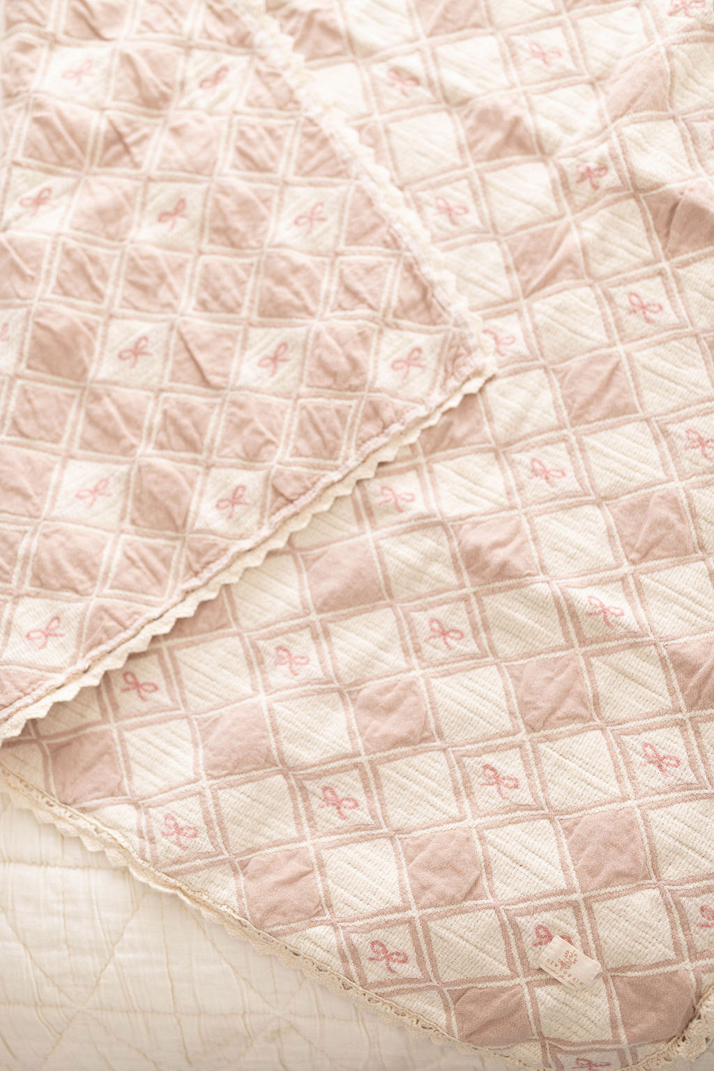 patchwork blanket - bow