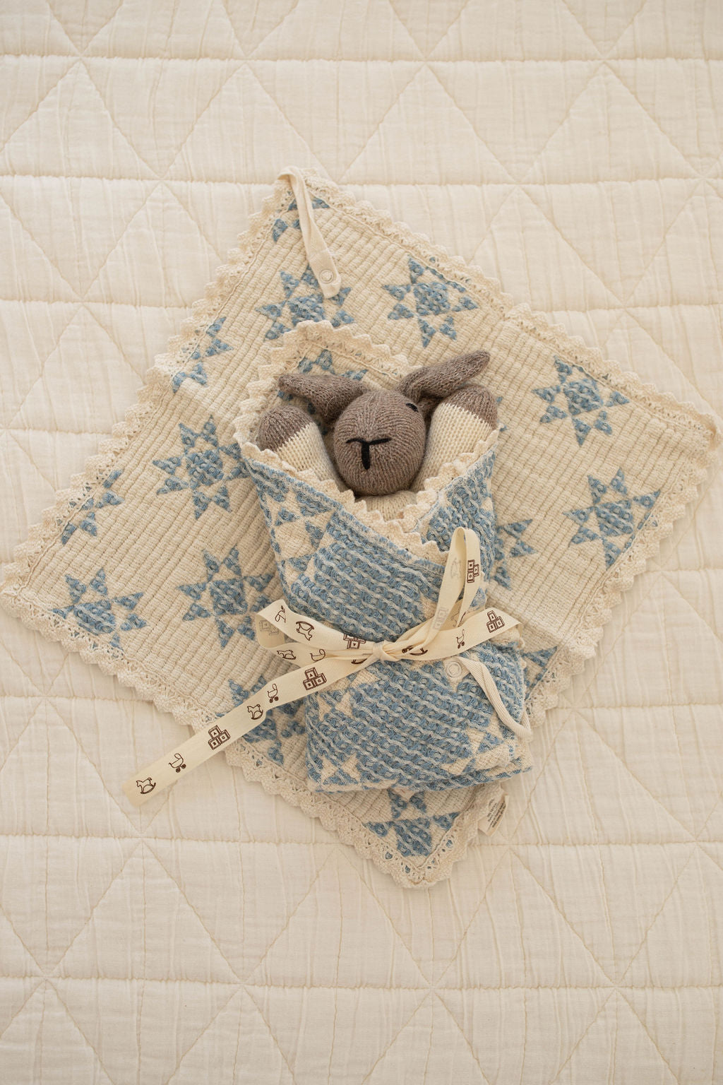 star quilt lovie - sky