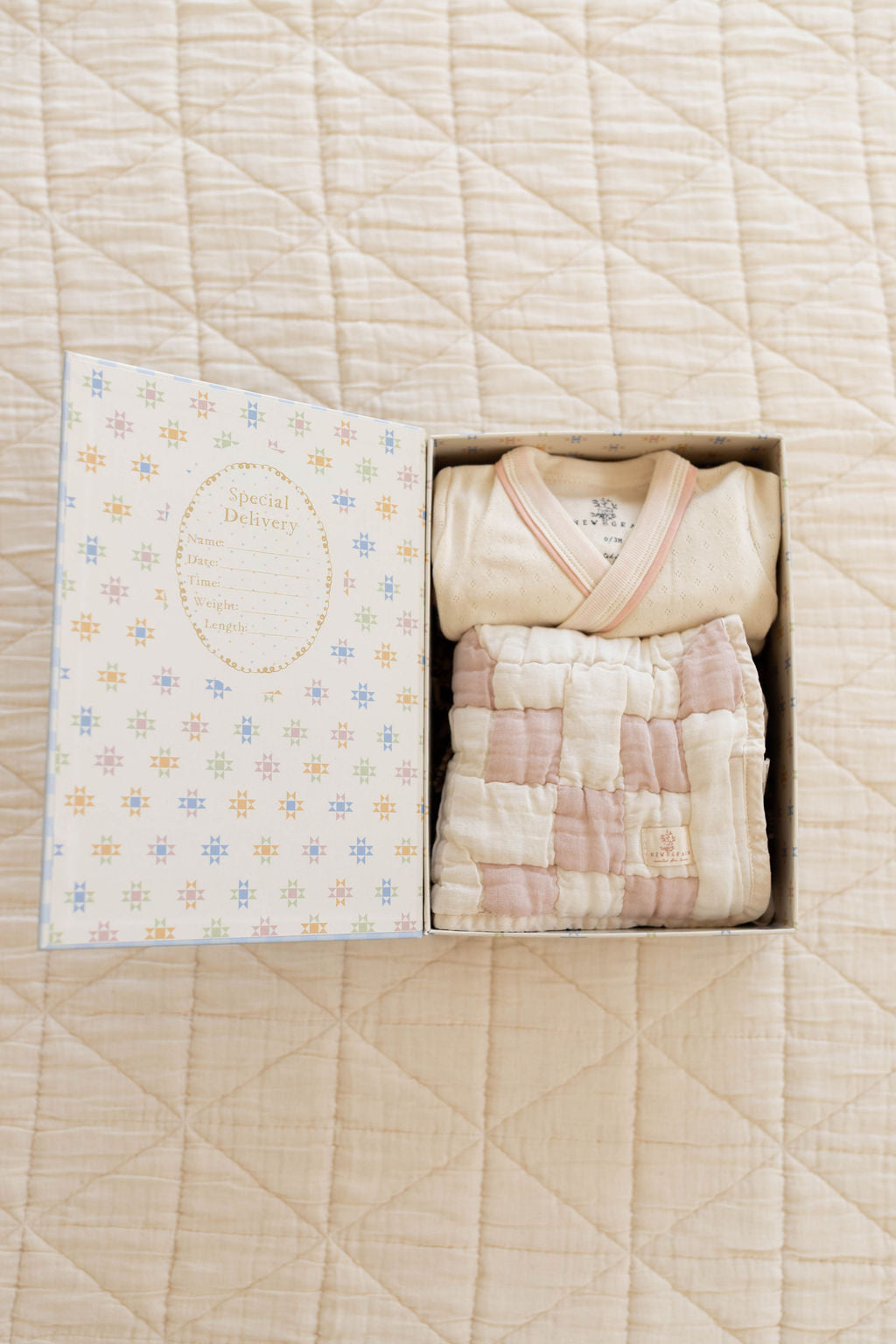 gender box - pink