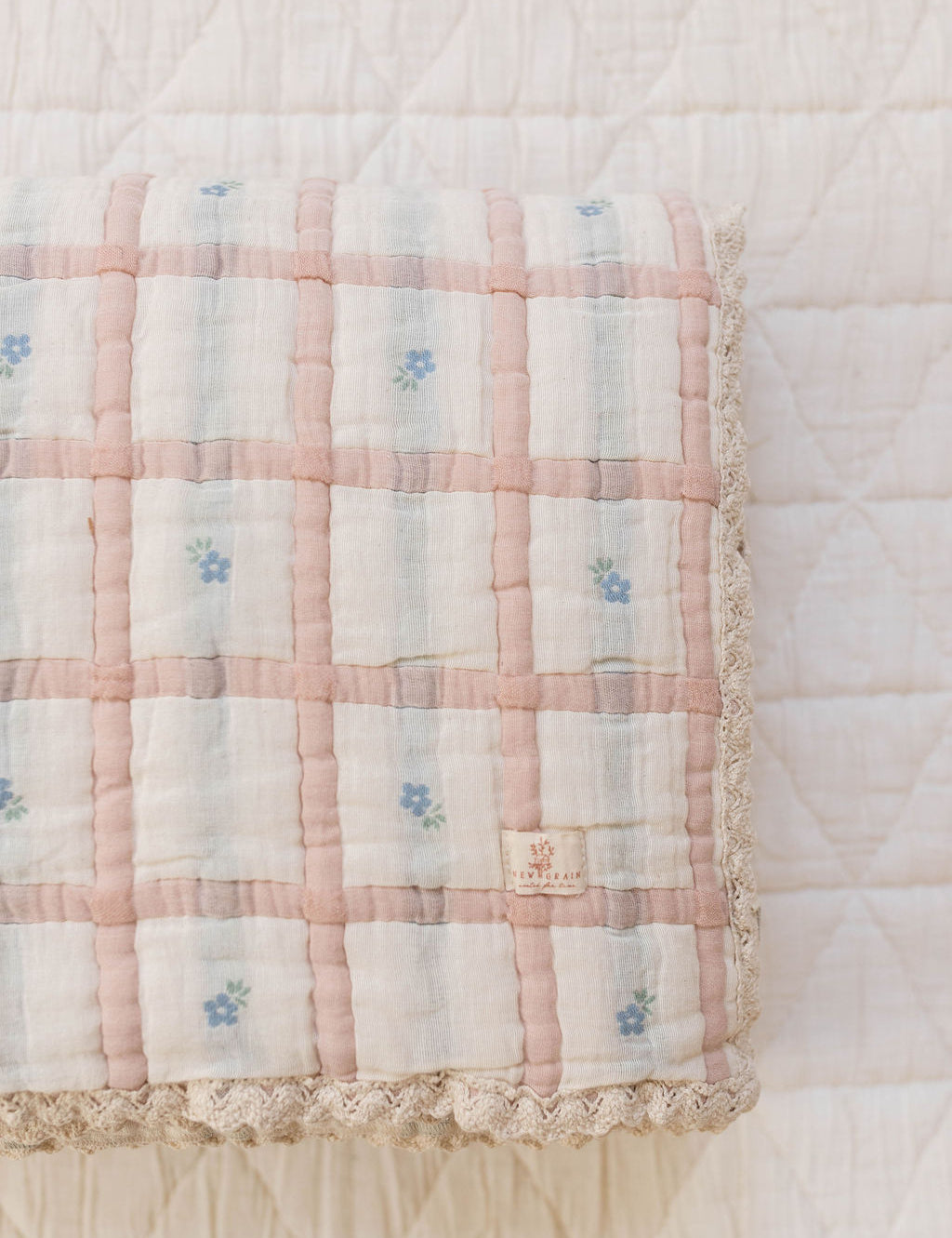 meadow quilt twin - petal