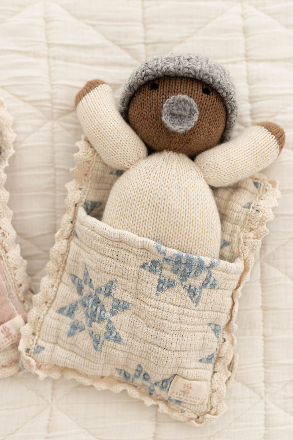 star quilt dollbed - sky