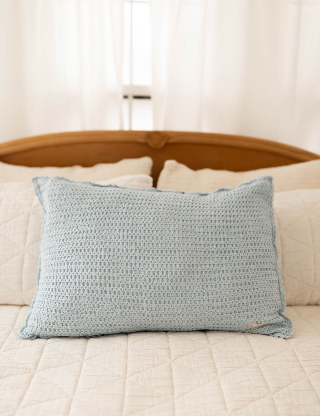 cozy waffle pillowcase - powder