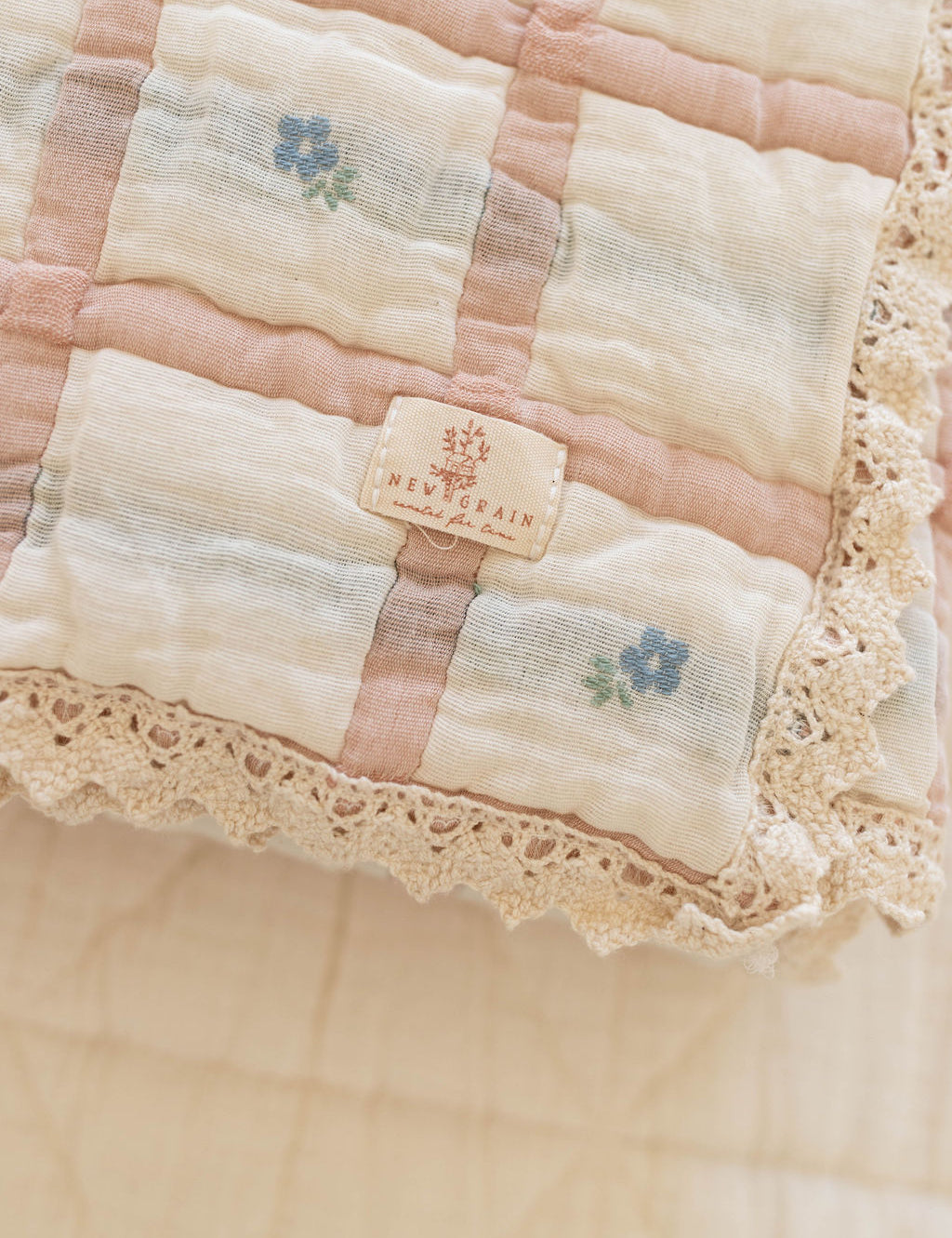 meadow quilt - petal