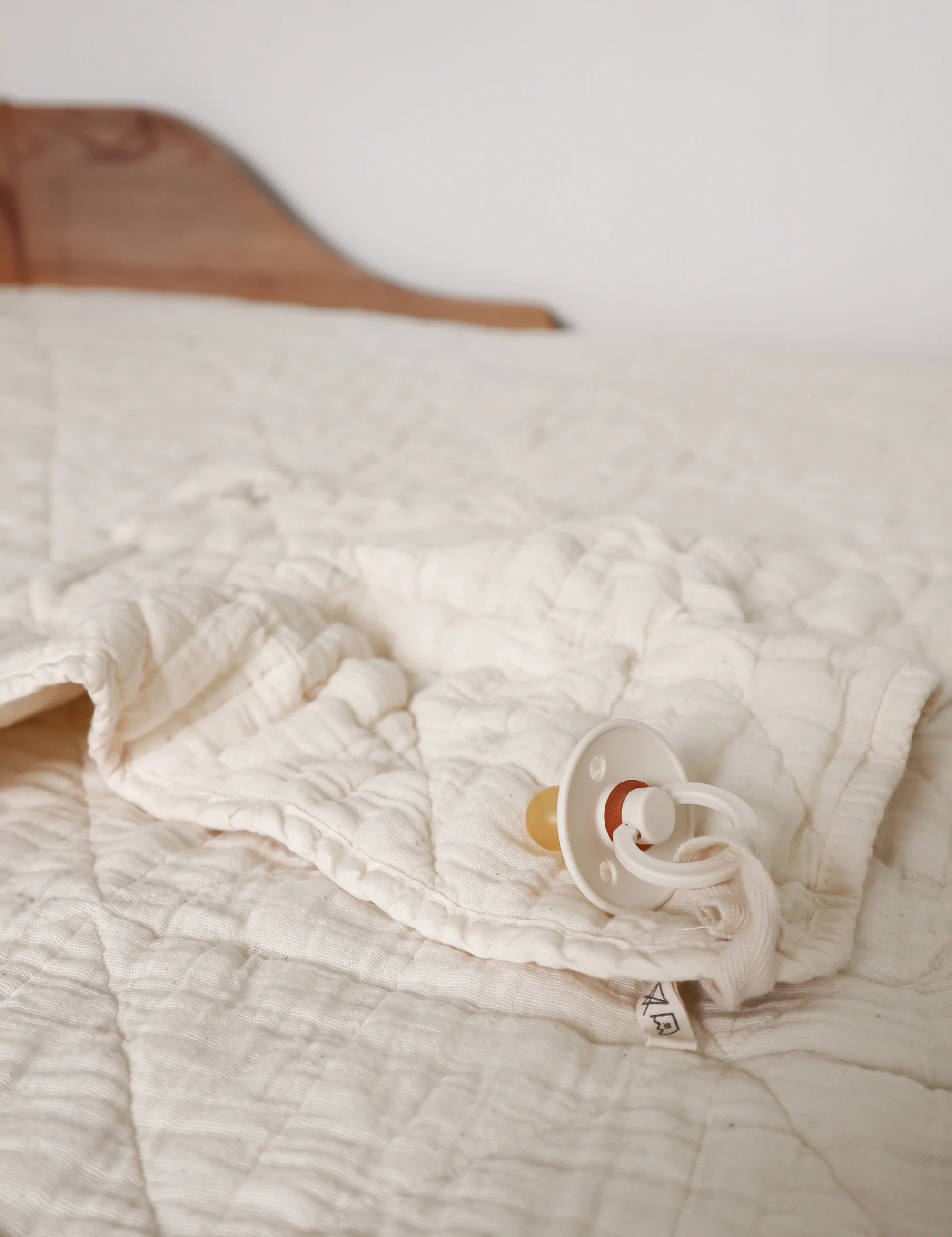 lovie quilted | mini - natural